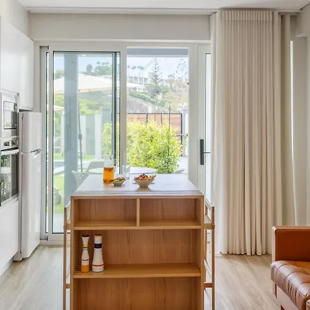 Апартаменты Modern Steps From Понта-ду-Сол