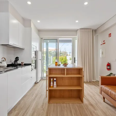 Modern Steps From Апартаменты *