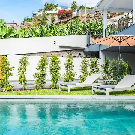 Modern Steps From Apartment *