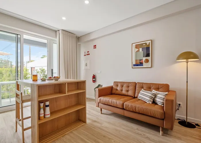 Apartment Modern Steps From *